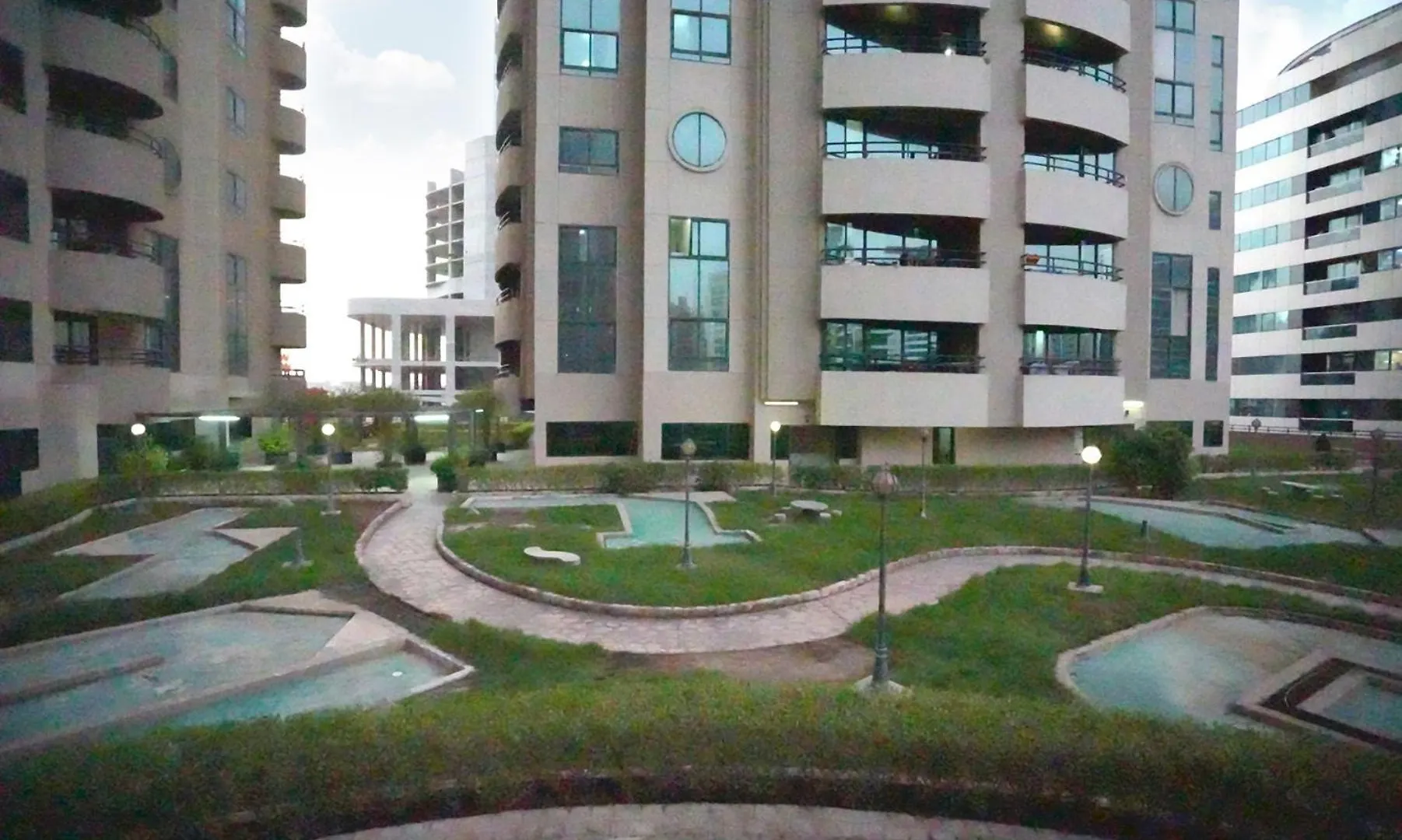 Pathfinder Partition Room In Barsha Heights Tecom Dubaï
