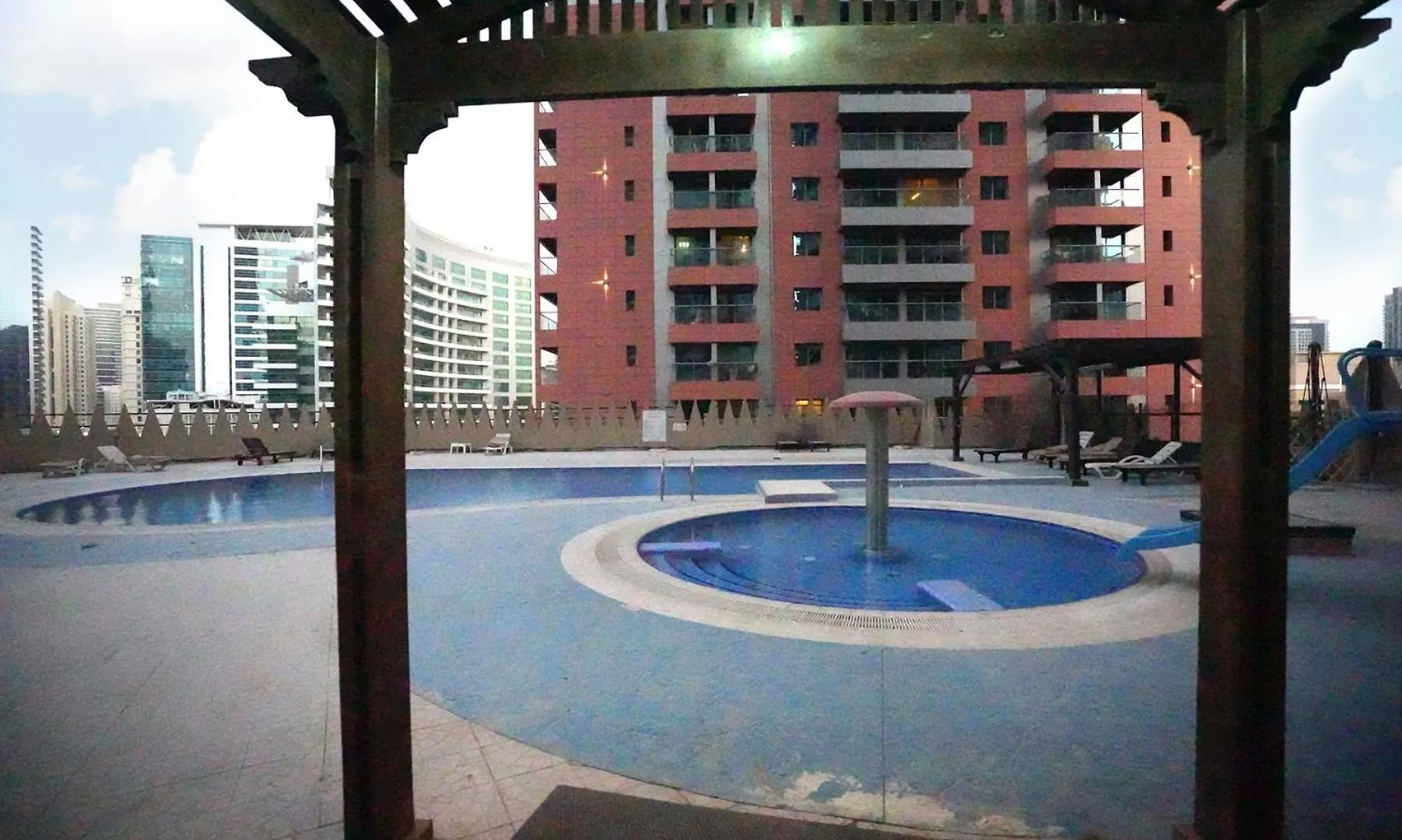 Séjour chez l'habitant Pathfinder Partition Room In Barsha Heights Tecom Dubaï Émirats arabes unis